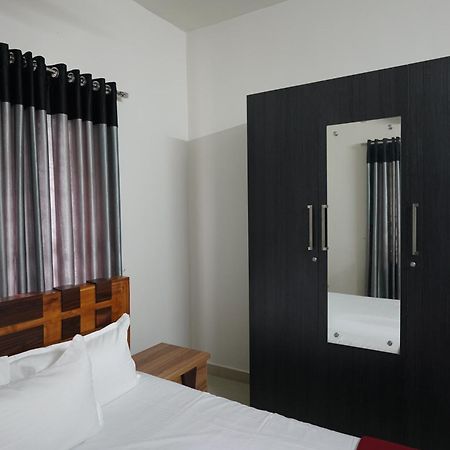 Swapna Home Suites Nedumbassery Eksteriør bilde